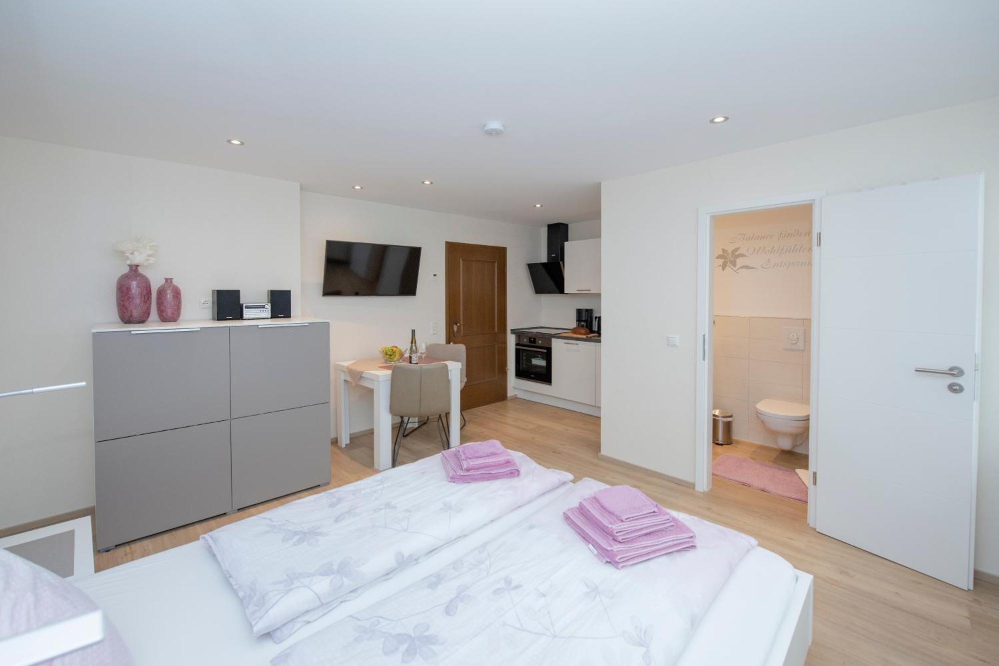 Studio Apartment Am Historischen Matthiasturm Neef Экстерьер фото